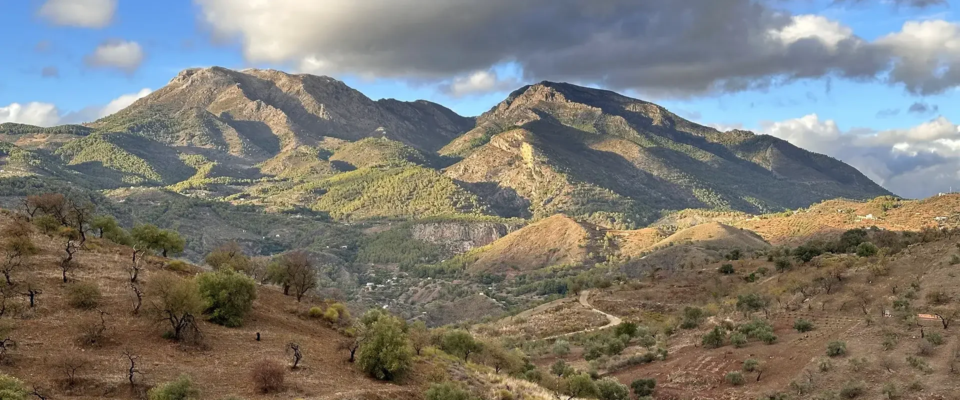 uitzicht van vakantiehuis spanje casa ander hoes Uitzicht vanuit ons vakantiehuis in Spanje Andalusië